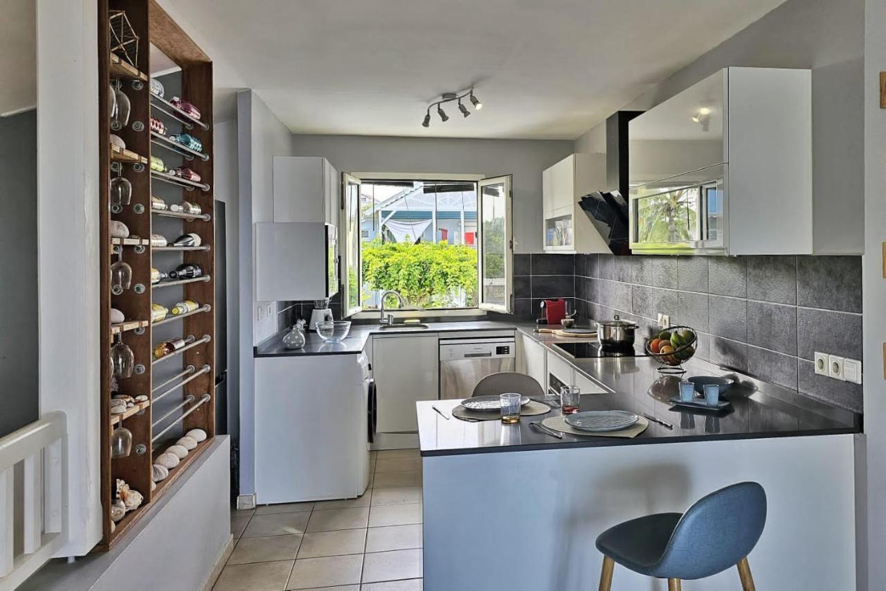 Appartement Carpe Diem Le Moule Bagian luar foto